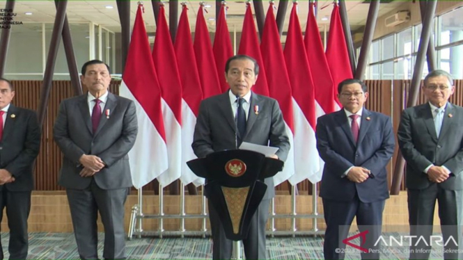 Presiden Jokowi di Bandara Internasional Kualanamu, Sumatra Utara