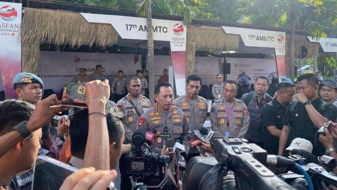 Kapolri Listyo Sigit Prabowo beri keterangan pers terkait AMMTC di Labuan Bajo