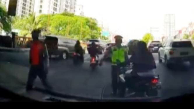 Pengedara motor kabur tinggalkan pacarnya saat akan ditilang polisi