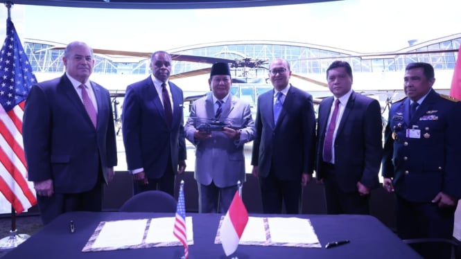 VIVA Militer: Prabowo saksikan Penandatanganan HOA Helikopter Black Hawk di AS