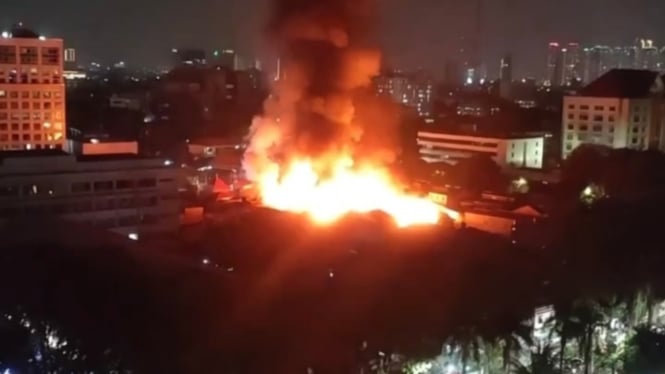 Kebakaran pemukiman di Jalan Kebon Jahe Kober, Gambir, Jakarta Pusat