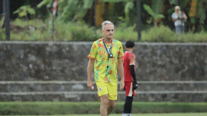 Pelatih PSS Sleman, Marian Mihail