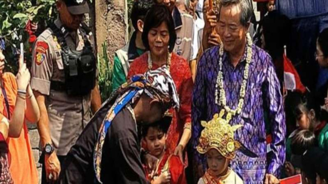 Duta Besar John Chen dan Ibu Cathy Lee Chen dari TETO Jakarta.