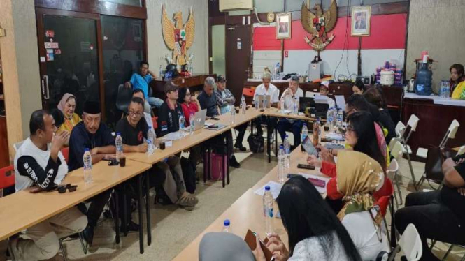 Rapat persiapan acara parada budaya merah putih.