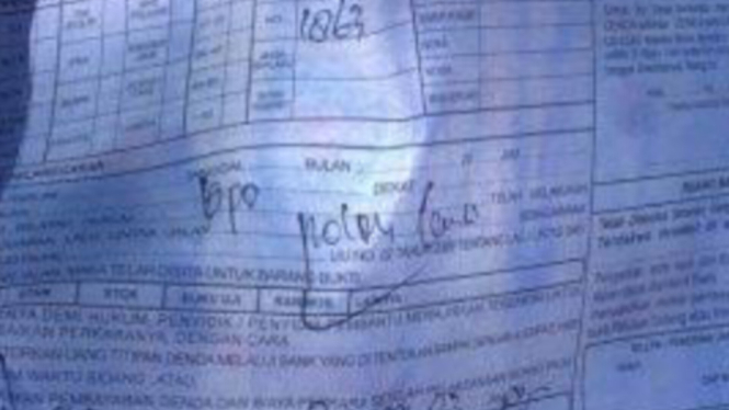 Surat tilang polisi di Gowa yang meminta uang untuk ditransfer ke rekening pribadinya.