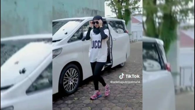 Selebgram asal Palembang, Adelia Salma Putri