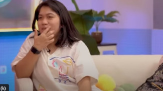Momen Seleb TikTok Aul 'Tutorial Hidup' Jatuh dari Panggung, Hampir Tertimpa Sound System