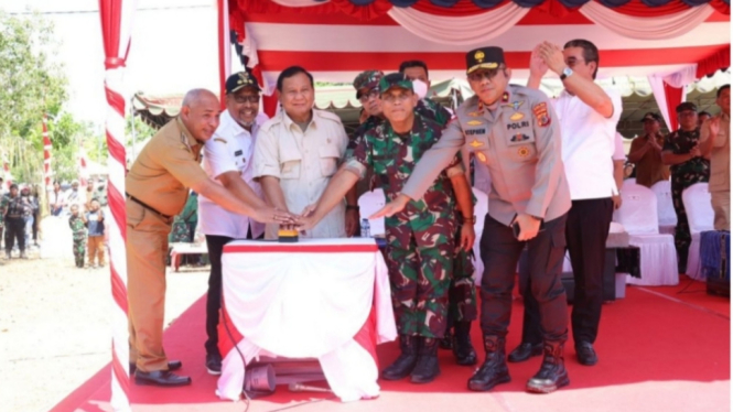 VIVA Militer: Menhan RI Prabowo Subianto resmikan 11 sumur air di MBD
