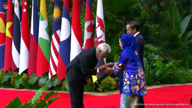 PM Timor Leste Cium Tangan Ibu Iriana Jokowi