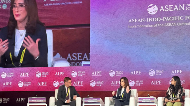 Wakil Direktur Bank Mandiri Alexandra Askandar dalam acara AIPF 2023