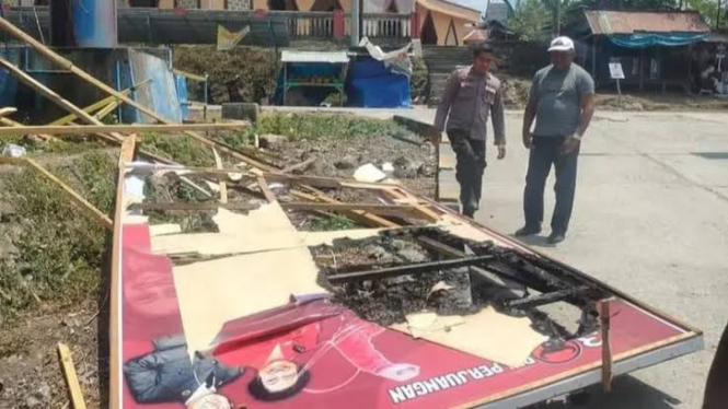 Spanduk capres Ganjar Pranowo di Buton Tengah dibakar oknum polisi dan warga