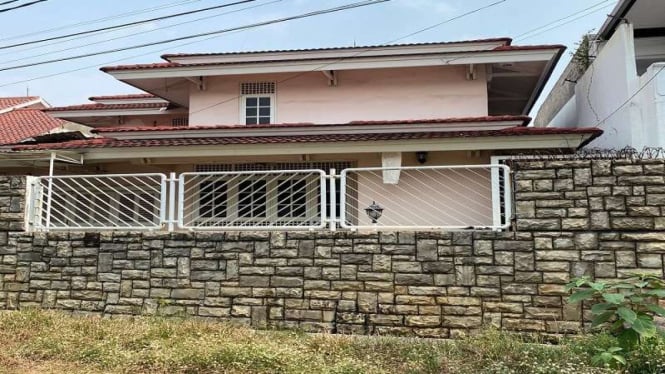 Rumah lokasi penemuan jasad ibu-anak tinggal kerangka di Cinere, Depok