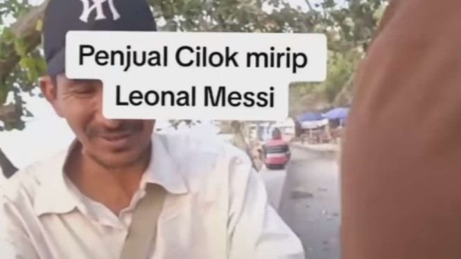 Lionel Messi jualan cilok