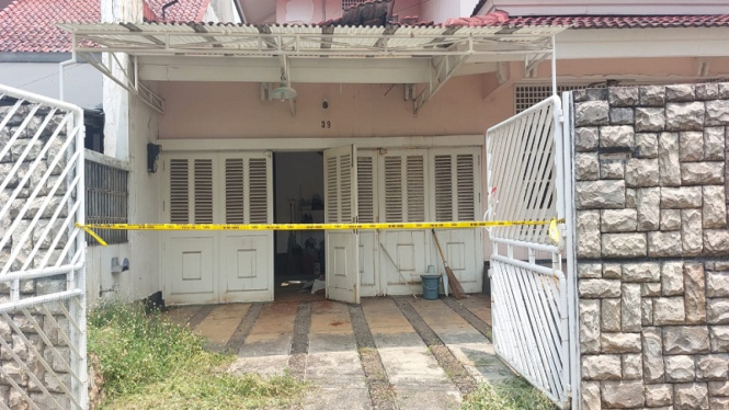 TKP rumah ibu dan anak tewas tinggal kerangka di Cinere, Depok