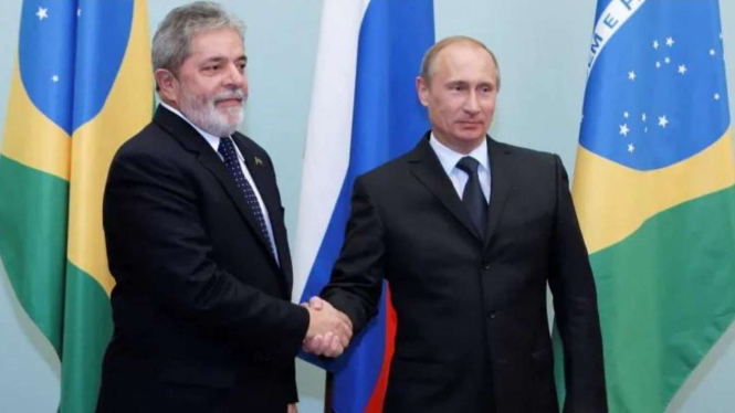 Presiden Brazil Luiz Inacio Lula da Silva dan Presiden Rusia Vladimir Putin