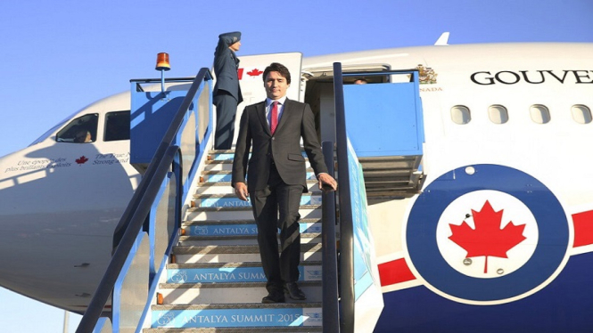 Perdana Menteri (PM) Kanada Justin Trudeau di pesawat kenegaraan
