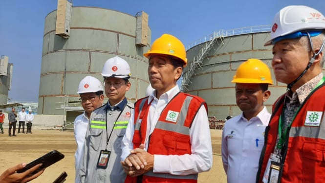 Presiden Jokowi tinjau Pabrik petrokima Lotte Chemical Indonesia di Cilegon
