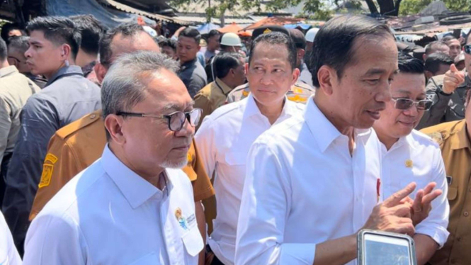 Presiden Jokowi bersama Mendag Zulkifli Hasan