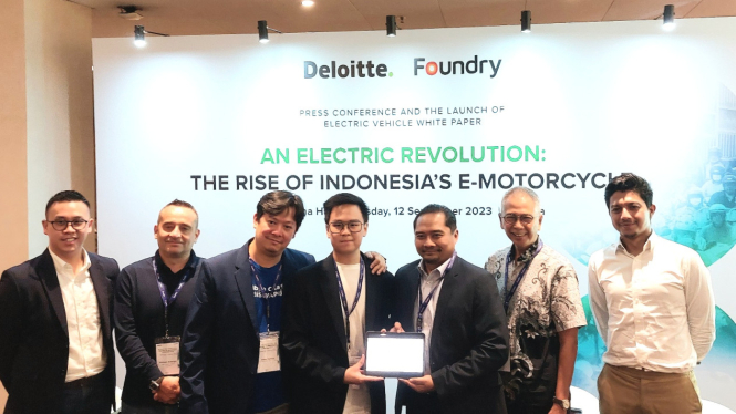 Deloitte Indonesia dan Foundry luncurkan riset Electric Vehicle White Paper 