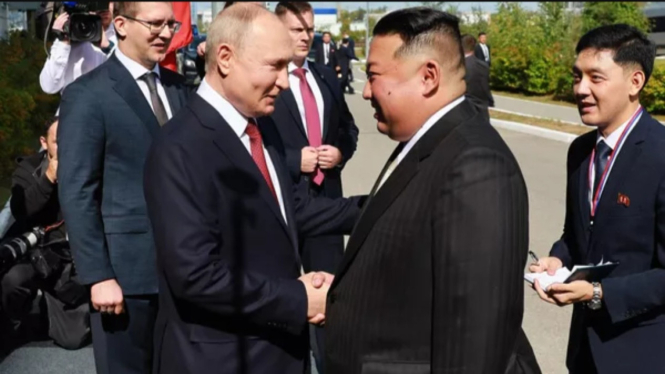 VIVA Militer: Vladimir Putin dan Kim Jong-un