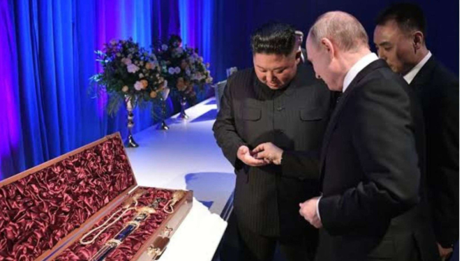 Kebersamaan Vladimir Putin dan Kim Jong Un