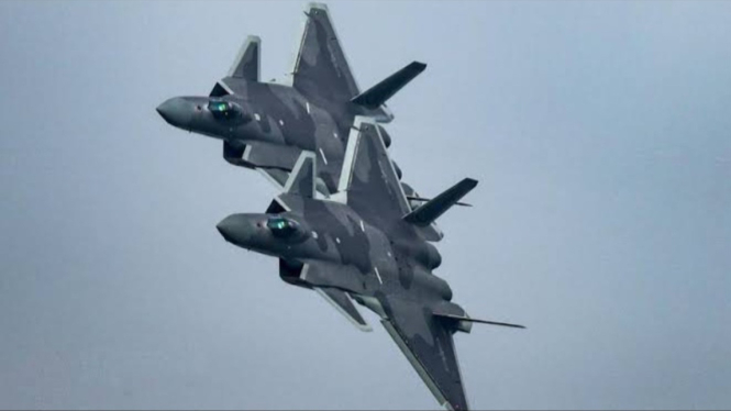 VIVA Militer: Jet tempur siluman Chengdu J-10 Mighty Dragon militer China