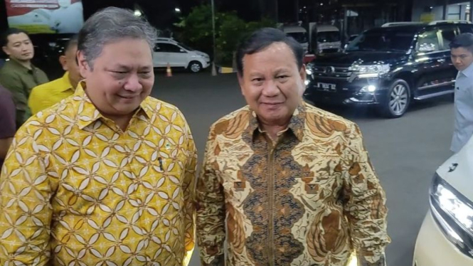 Ketum Golkar Airlangga Hartarto bertemu dengan Prabowo Subianto.