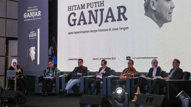 Bedah buku 'Hitam Putih Ganjar'