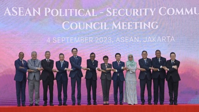 Pertemuan ke-27 Dewan ASEAN Political Security Community (APSC)