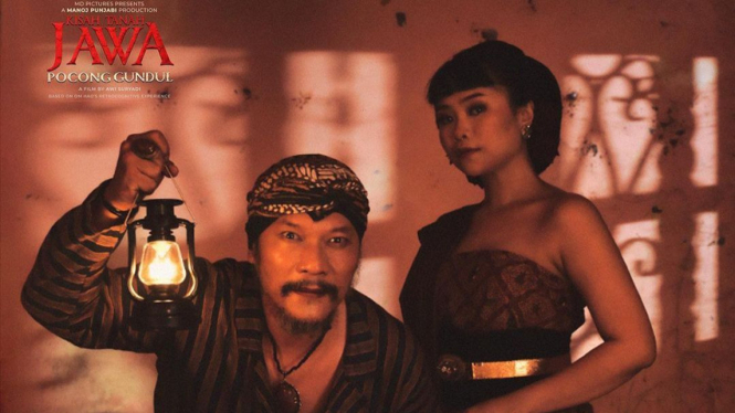 Iwa K dalam karakter film Kisah Tanah Jawa: Pocong Gundul