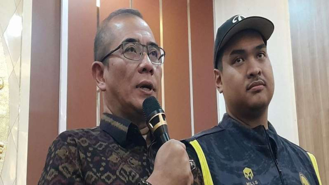 Ketua KPU RI Hasyim Asy'ari menyampaikan keterangan pers.
