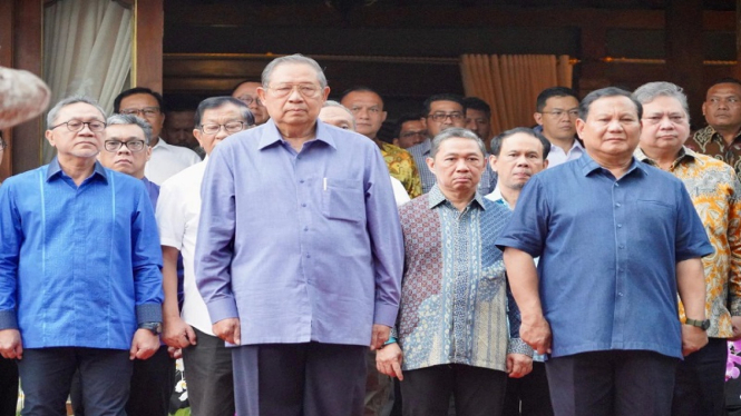 Ketua Majelis Tinggi Demokrat Susilo Bambang Yudhoyono (SBY) bersama Prabowo