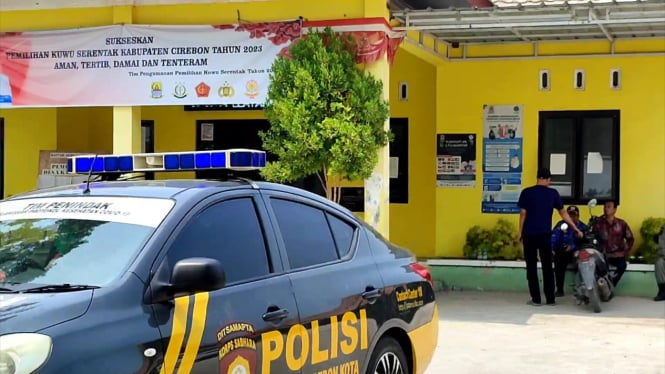 Polisi alami luka akibat bentrok pendukung calon kades di Cirebon