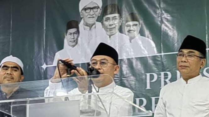 Ketua Komisi Bahtsul Masail Qonuniyyah NU Abdul Ghaffar Rozin menyampaikan keterangan pers mengenai hasil Munas-Konbes NU di Asrama Haji Pondok Gede, Jakarta, Selasa, 19 September 2023.