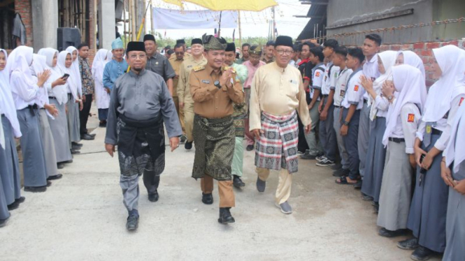 Pj Gubernur Sumut, Hassanudin meresmikan SMK Peternakan di Kabupaten Langkat.