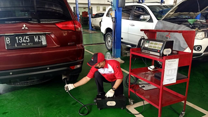 VIVA Otomotif: Uji emisi Mitsubishi Motors