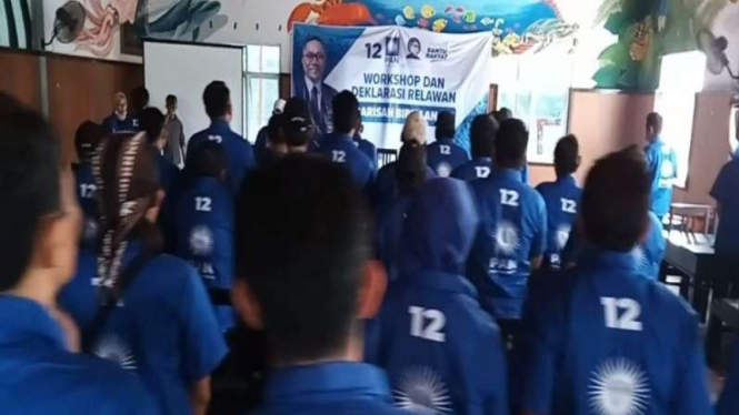 Relawan Barisan Biru Langit di Jateng deklarasi dukung PAN.