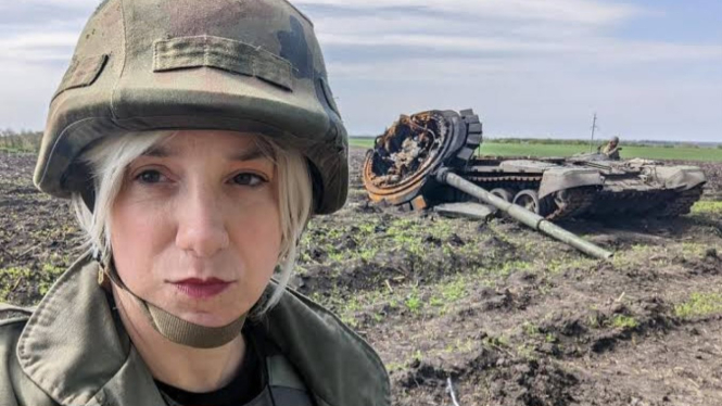 VIVA Militer: Tentara transgender Ukraina, Sersan Junior Sarah Ashton-Cirillo