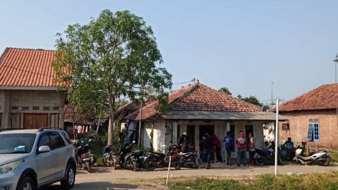 Suasana rumah korban pelecehan guru Madrasah di Brebes, Jawa Tengah