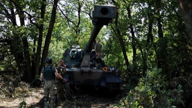 VIVA Militer: Meriam swagerak AHS Krab militer Ukraina kiriman Polandia
