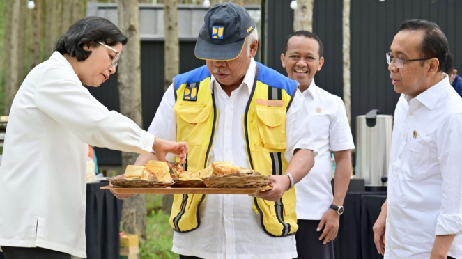 Menteri PUPR Basuki Hadimuljono Bersama Presiden Jokowi dan Para Menteri di IKN