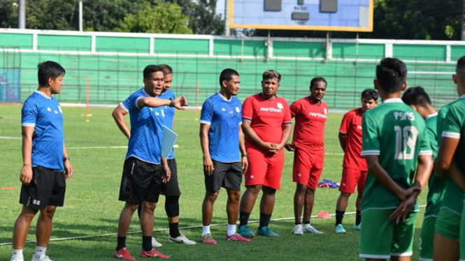 Skuad tim PSMS Medan menggelar sesi latihan