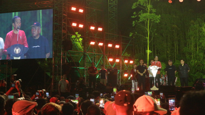 Jokowi saat memberi sambutan di malam apresiasi Nusantara di titik 0, IKN, Kalimantan Timur.