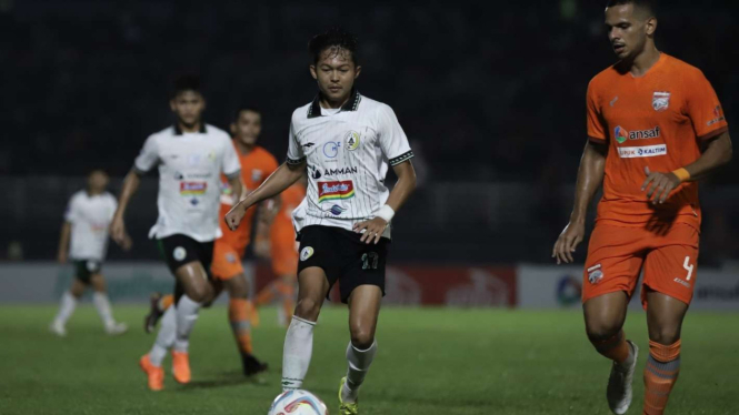 PSS Sleman saat menghadapi Borneo FC Samarinda