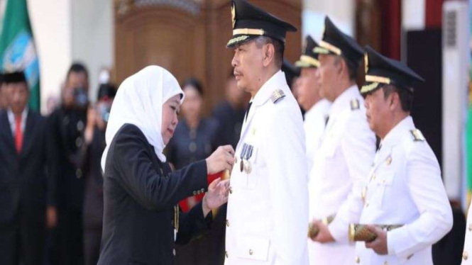 Gubernur Jatim Khofifah Indar Parawansi melantik Penjabat (Pj) Wali Kota Malang.