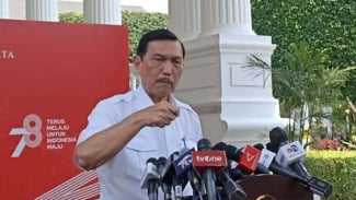  Ah Itu Apa Sih, Ribut-ribut Begitu Kampungan!