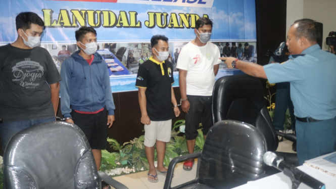 VIVA Militer: TNI AL berhasil tangkap 4 orang penyelundup benih lobster