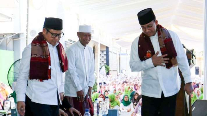 Bakal capres dan cawapres Anies Baswedan-Muhaimin Iskandar saat safari politik ke Ponpes Darussalam Blokagung, Banyuwangi, Jawa Timur. Kamis, 28 September 2023.