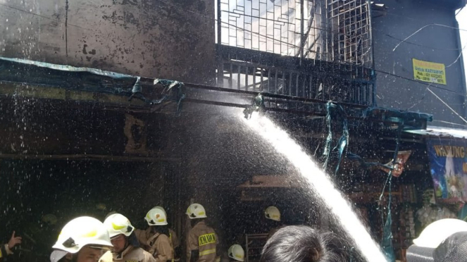 2 Orang Tewas Terpanggang Dalam Peristiwa Kebakaran Rumah Makan Di Gambir