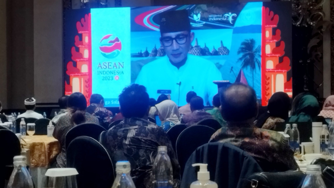 The 5th LSPR International Conference on Communication and Business di Bali 